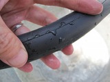 パンクの位置が特定できたらマーキング