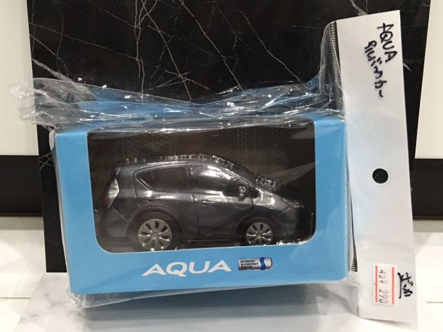 マイナーチェンジ前ですが・・・トヨタ アクア プルバックカー