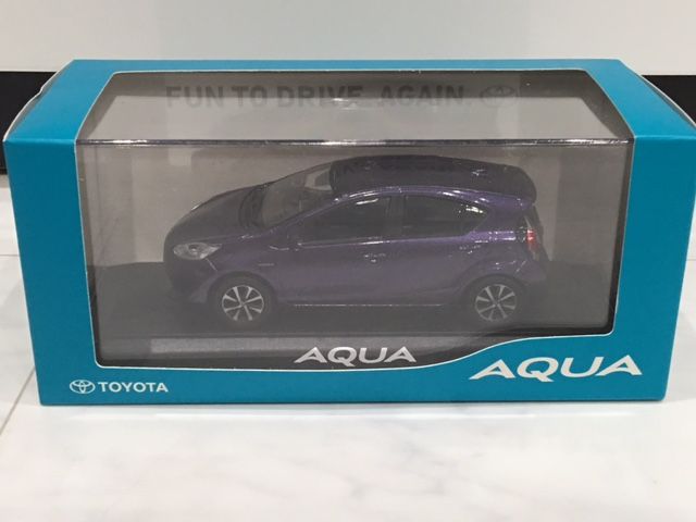 1/30 トヨタ アクア カラーサンプル(非売品)もゲット