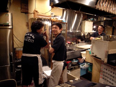 060614マルタケ店員さん.jpg