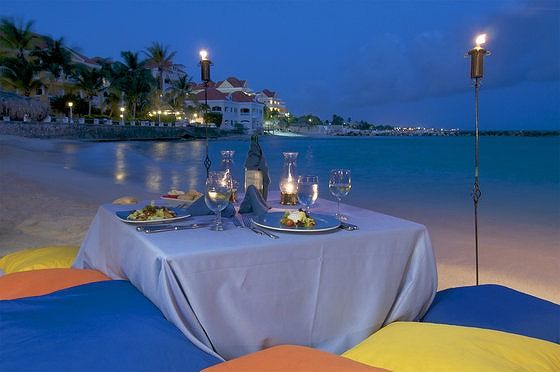 Avila_beachdinner