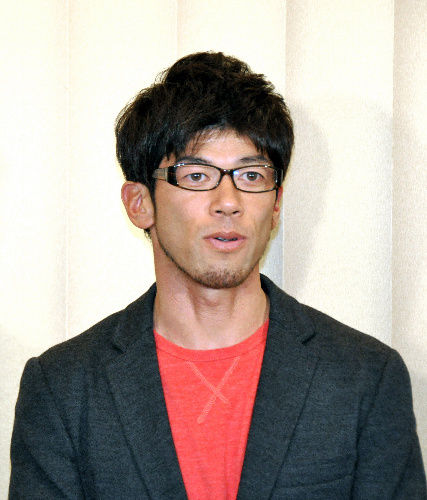 HOK201112210003