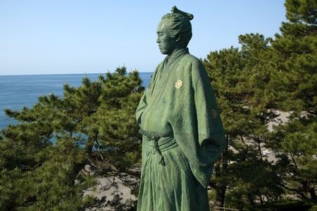 仕事年収 - 2015年度人事院勧告、46都道府県の公務員給与が月例給・ボーナスともに増額！給料アップへ！（※ただし高知県を除く）