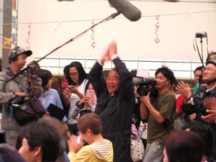 ブログ用 お祭り26 出川さん1
