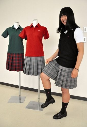 女子中学生女子高校生の制服が変態避けの為スラックス（ズボン）に変更する学校が全国各地で加速する 	 [412937765]->画像>26枚 