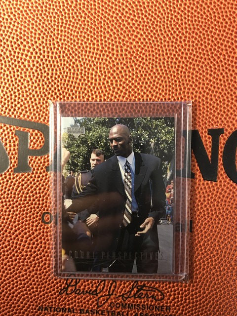 2017-12-f-16 Michael Jordan