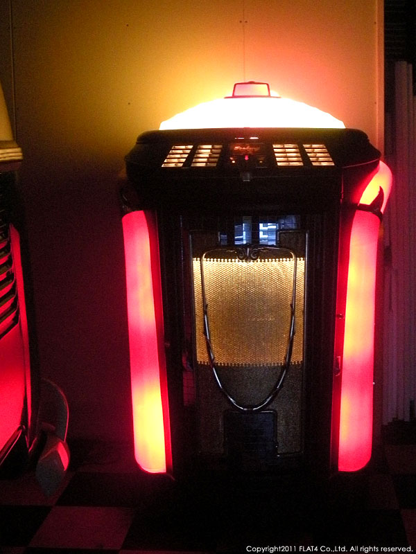 □VINTAGEジュークボックス2台が完成致しました！ : Today's FLAT4