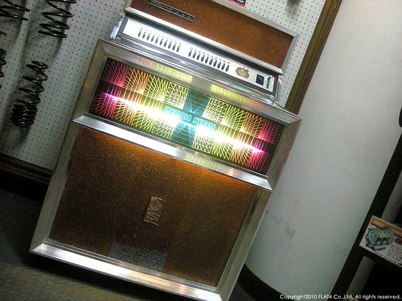 □オールディーズムード満点のJUKE BOX「ESE-100」FOR SALE □オールディーズムード満点のJUKE BOX「ESE-100」FOR SALE