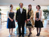 4人
