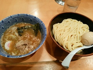 8270112e.jpg