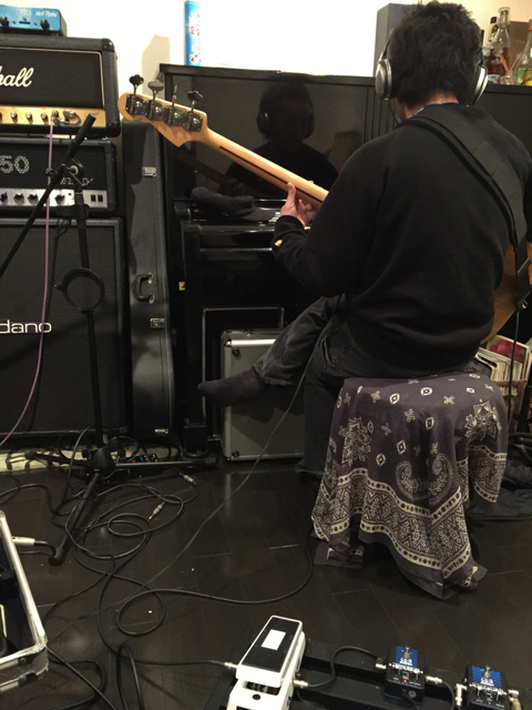 2015-12-12-19-01-23
