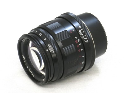 voigtlander_color-heliar_75mm_a