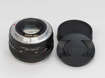 carl_zeiss_planar_50mm_ze_b