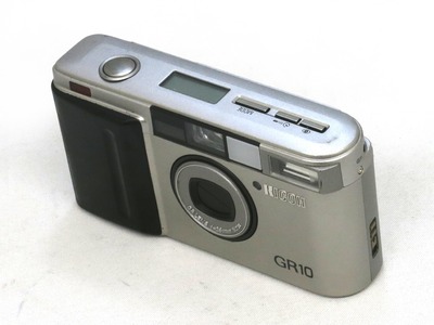 ricoh_gr10_silver_c