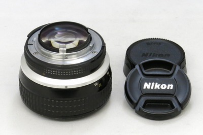 nikon_ai-s_noct-nikkor_58mm_b