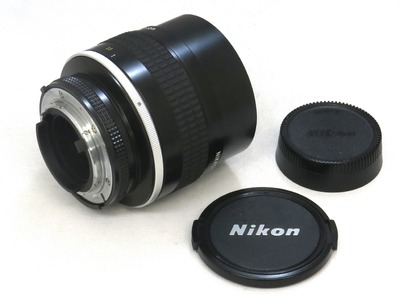 nikon_ai-s_nikkor_105mm_b
