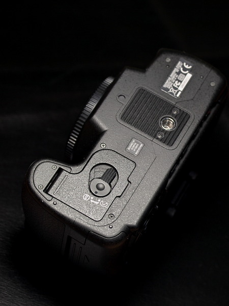 P8255443