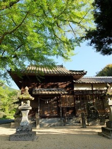 梅野の集落にある厳島神社