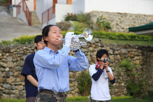 空援隊隊員、鳥羽ひより氏による「君が代」吹奏
