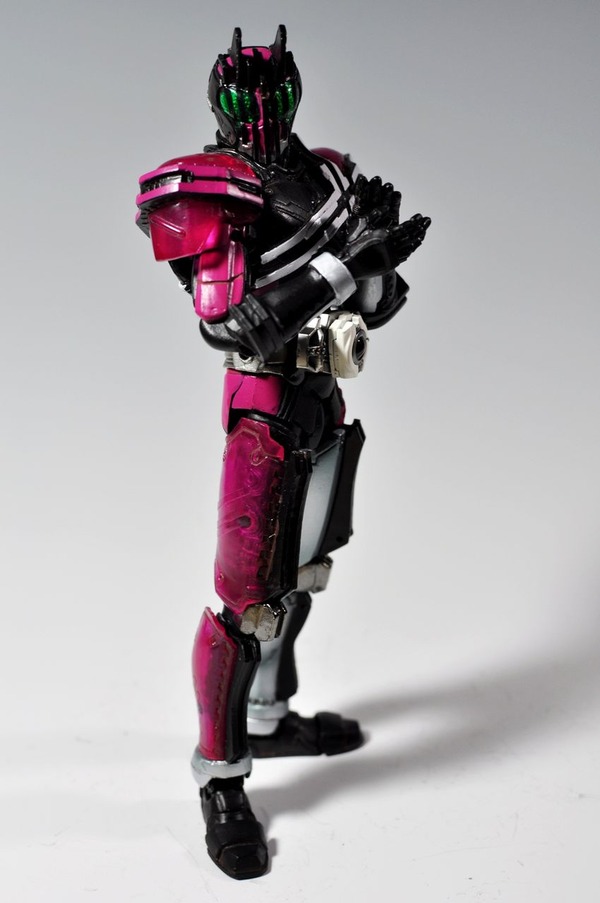 (複眼発光)仮面ライダーディケイド アトラク マスク 1/1 仮面ライダーキバっぽいレプリカマスク 1/1 被れる 光る