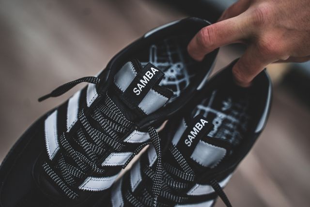 adidas-samba-og-ms-black-white-bd7523-mood-3