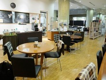 明るくオシャレな店内