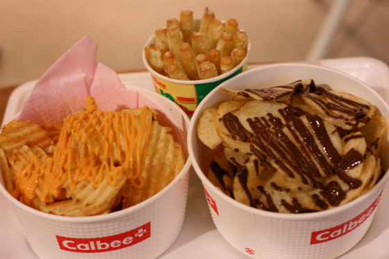 東京おかしランドの揚げたてポテトチップス