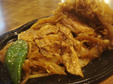 キッチン友 玉ねぎの下には豚肉