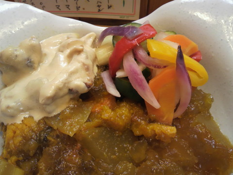 カレーショップ真寿舎 付け合せ2種