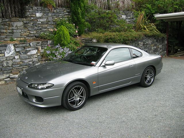 800px-Nissan_S15_200SX