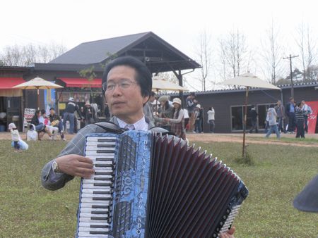 桧山先生歌声