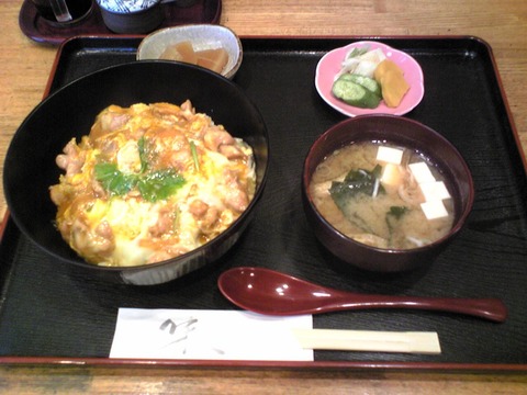 鳥勝:①ワンコイン親子丼500円全景101010