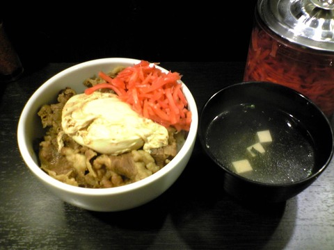 牛丼 壱心家:?牛丼落し玉子560円全景100610