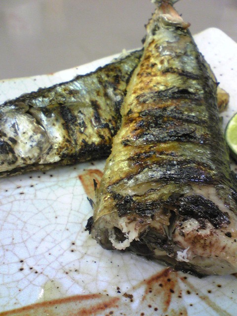 水口食堂:⑩生さんま塩焼480円拡大100904