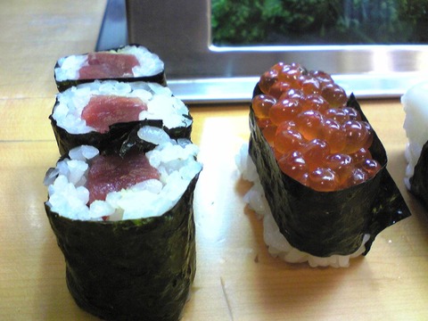 すし栄:⑤松にぎり2010円〆イクラ鉄火巻拡大101024