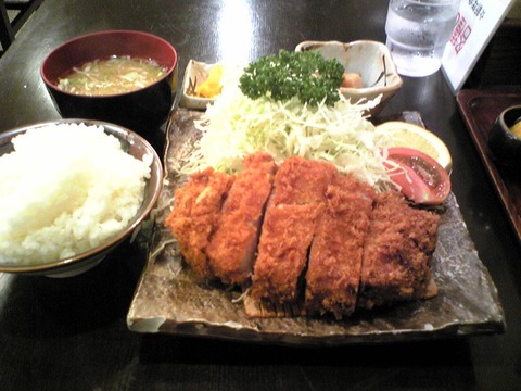 かつ城:?特製ロースカツ定食1800円全景100623