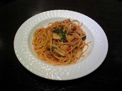 Bistro Kana:?キノコとツナの完熟トマトソース850全100706