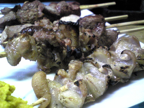 居酒屋太助:⑥もつ焼き各70円全景101102