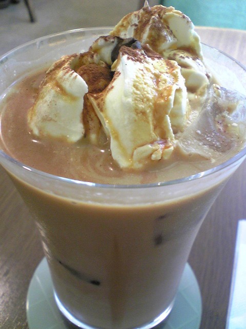 Cafe Comfort:②アイス黒糖カフェオーレ630円拡大100912