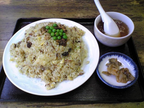 徳萬殿:?チャーハン大盛800円全景100522