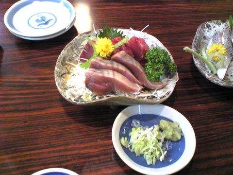 丸千葉:?カツオ刺550円全景100612