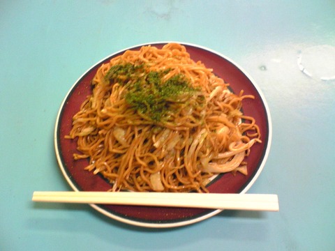 花家:?焼きそば大盛450円全景100802