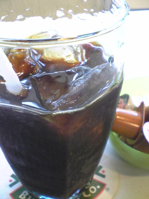 CROSSROAD CAFE:③アイスコーヒー300円全景100911