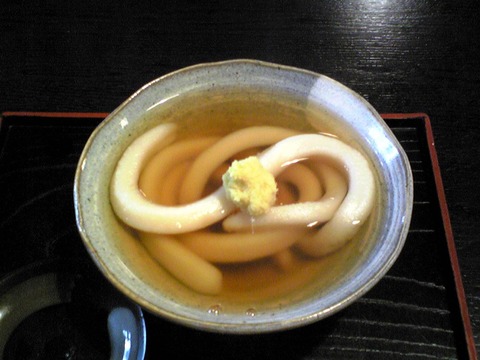 たわらや:②名物たわらやうどん700円全景100501