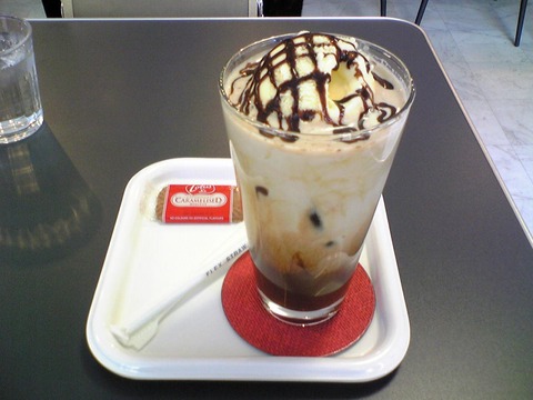 カフェショパン:①アイスカフェモカ510全景101103