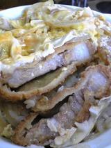 椎橋食堂:?上カツ丼650断面100619