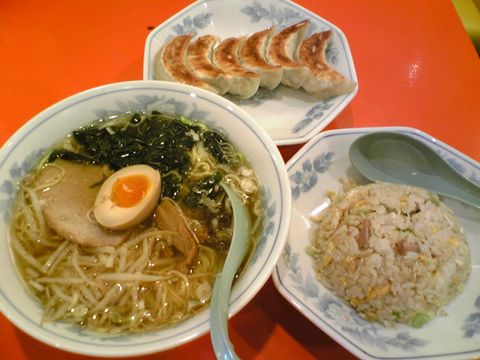 味の店錦:③支那麺半チャーハンセット800餃子380全景100321
