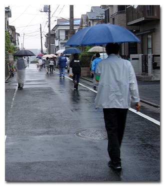 雨のパトロール