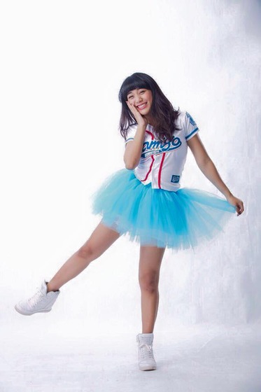 Youna (YOUNA WEN)2