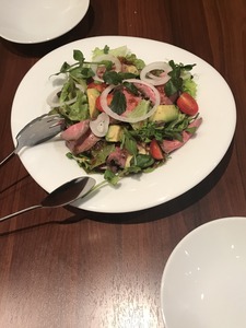 ローストビーフとアボカドのサラダ